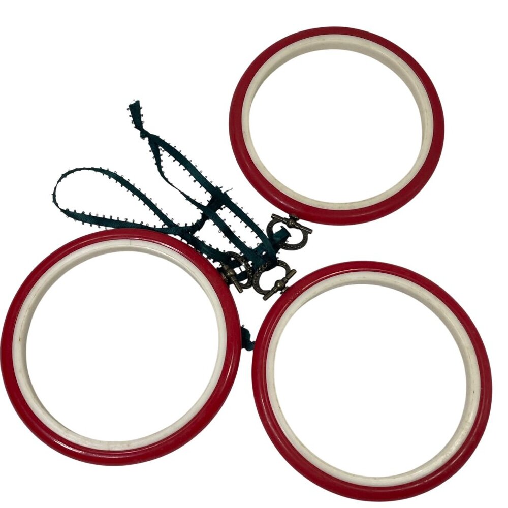 Vintage Red & White Flexi Hoop Embroidery Frames W/ Metal Clasps Set Of 3 Taiwan - Picture 3 of 6